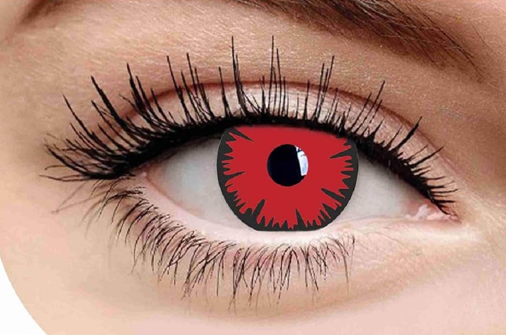 How to Achieve a Hauntingly Real Look with Vampire Contacts